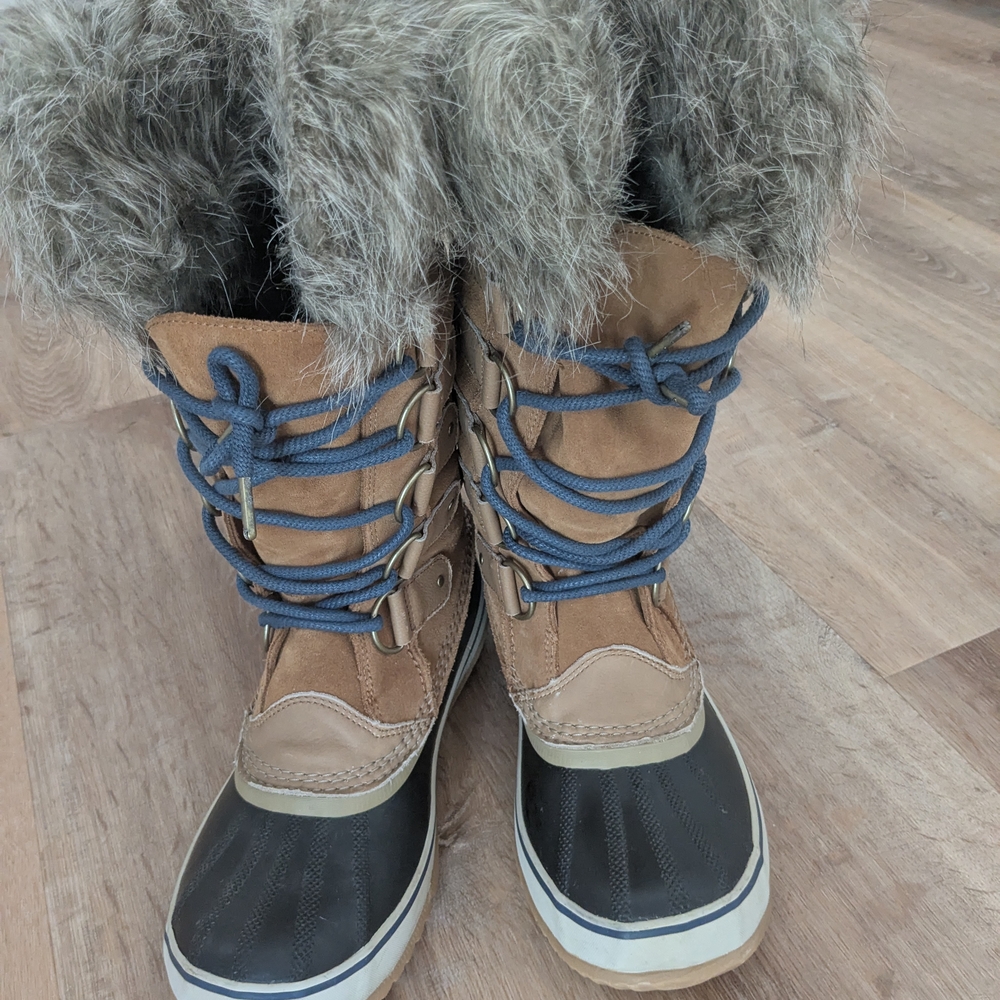 Sorel Brown and Blue  Fur-Lined Boots